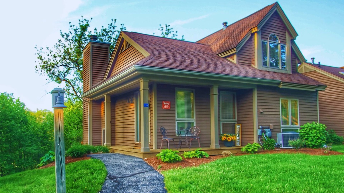 The Galena Territory Villa | Spacious Updated Villa w/2 King Beds, Fireplace, Near Spa, Golf, Trails
