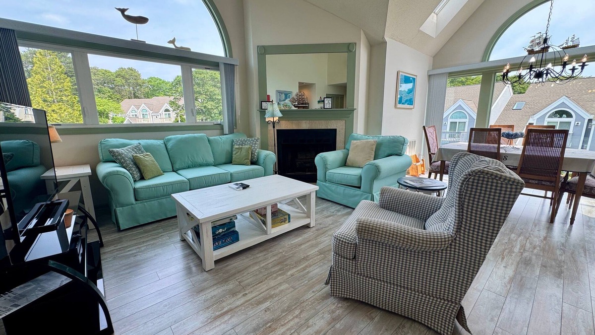 Brewster Condo | Spacious upper-level luxurious Endicott unit with golf access, just steps to Arbor pool and the Linx