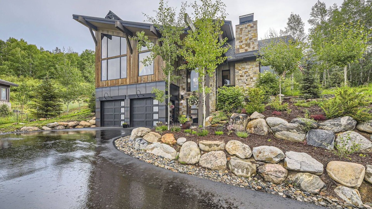 Three Peaks House | Spacious Upscale home with gourmet entertainers' kitchen in Summit County, CO
