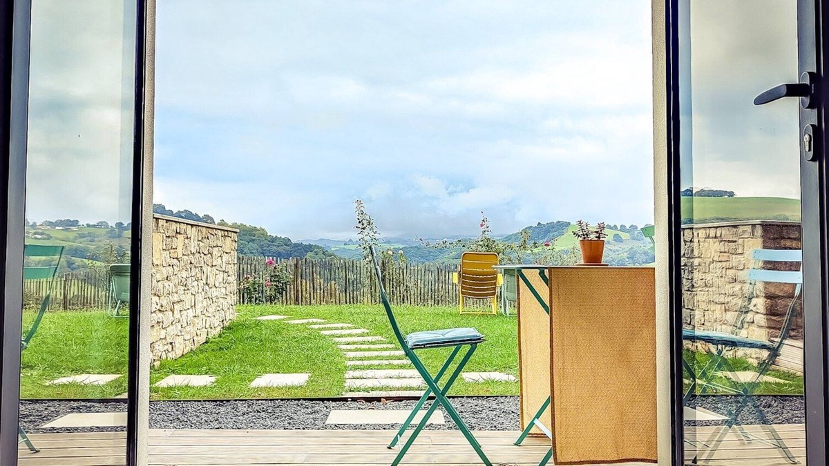 Hasparren Apartment | Spacious URSUYA studio with mountain views, spa & pool access