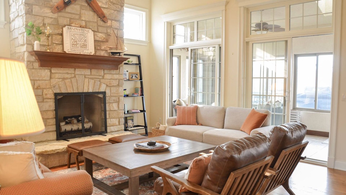 Fontana House | Spacious, family-friendly, and amenities galore!