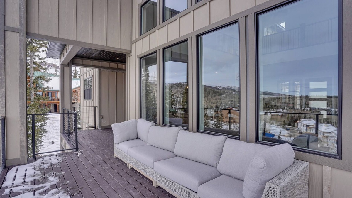 Brian Head Cottage | Spacious Utah Escape w/Balcony & Mountain Views!