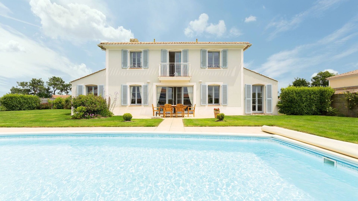L'Aiguillon-sur-Vie Villa | Spacious villa with private pool