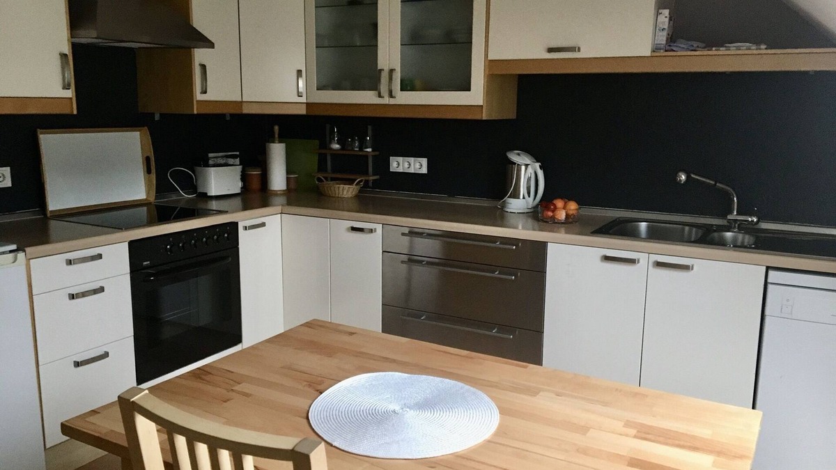 Speicherz Apartment | Spacious vacation apartment (100 m²) for up to 5 people with bathtub and shower