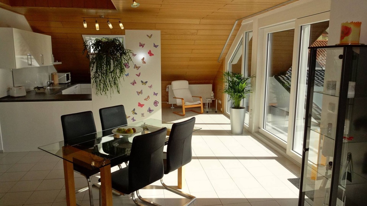 Sommerhausen Apartment | Spacious vacation apartment "Main Sommerblick" - magnificent view over the Main valley