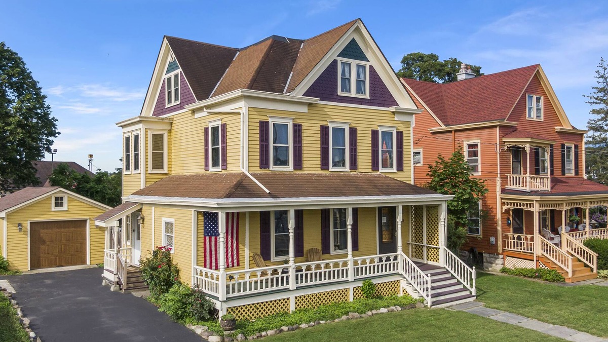 Catskill House | Spacious Victorian in the heart of Catskill Village - Close to All