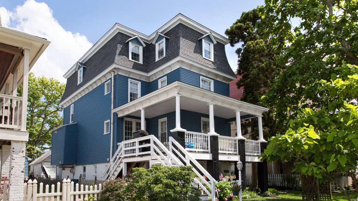 North End Apartment | Spacious Victorian Main House with Luxury Kitchen in Beautiful Historic District