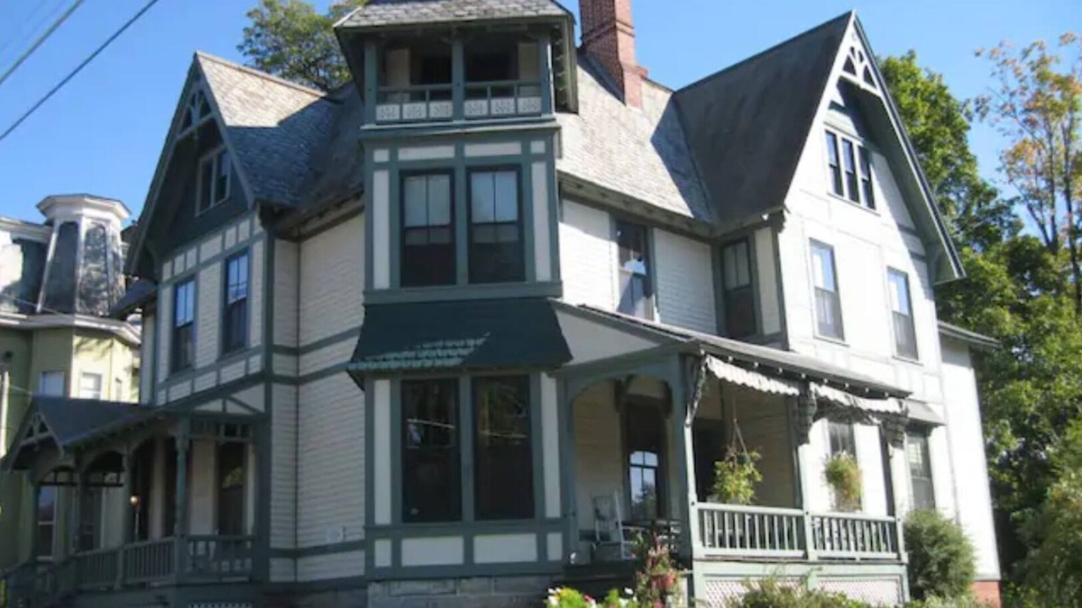 North Adams House | Spacious Victorian in N. Adams-walk to Mass MoCA