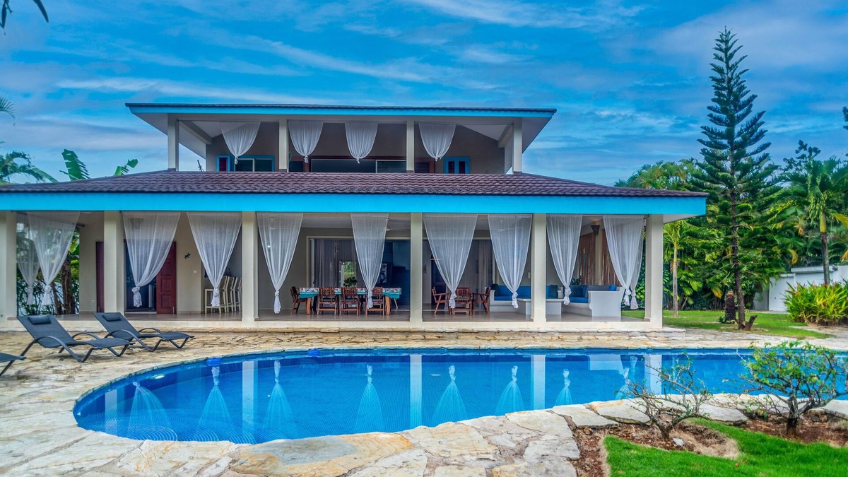 El Callejon House | Spacious villa-3 bedrooms-3.5 bath-Priv pool-Garden-BBQ-Near beaches and center