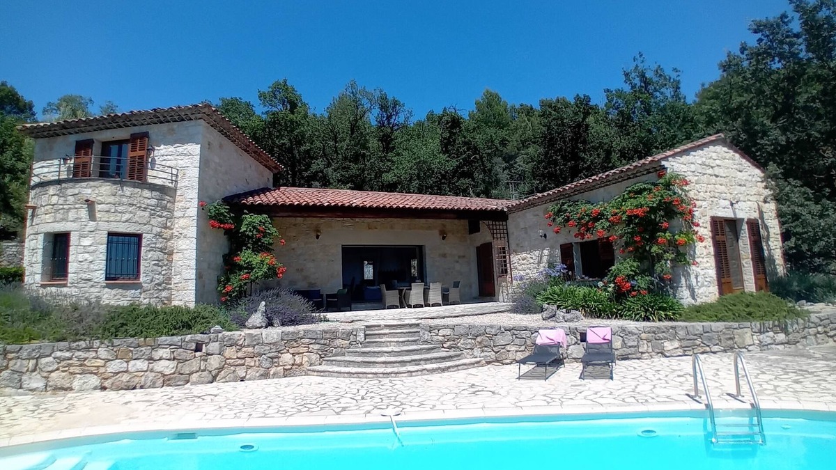 Callian Villa | Spacious Villa for 6 - amazing pool and views