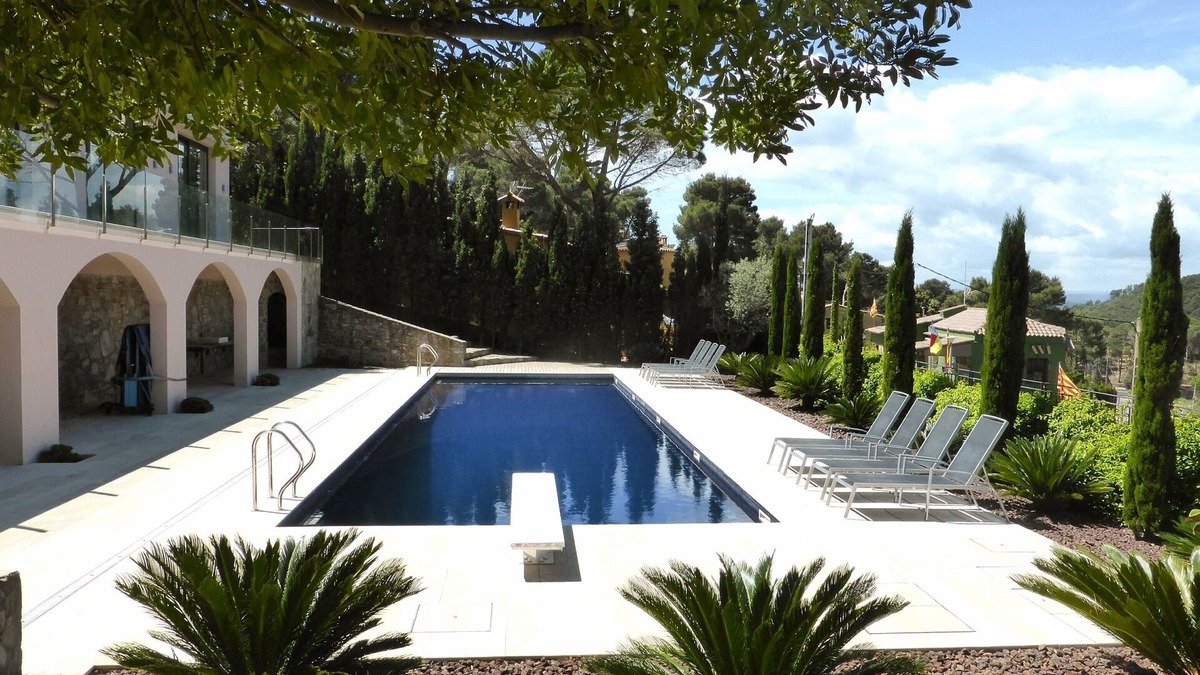 Begur Villa | Spacious Villa large Pool 7 b’rooms 8mins walk to Begur Padel tennis 1min away