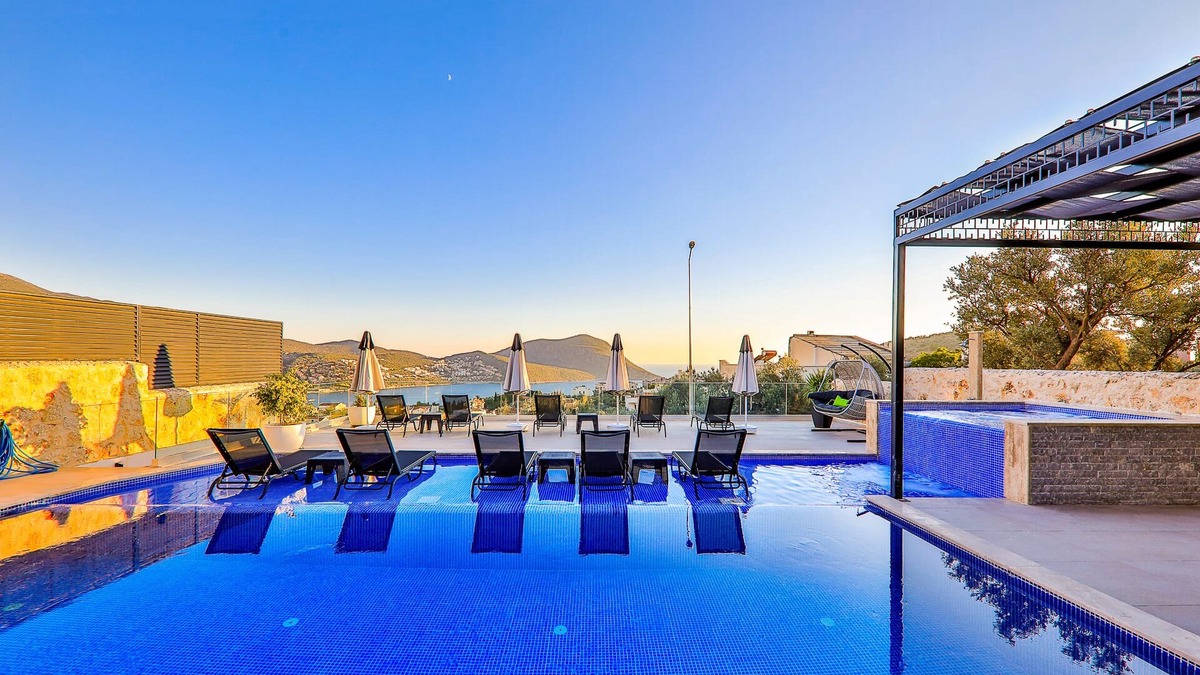 Antalya City Centre Villa | Spacious villa! perfect for holiday! Views over Kalkan. 5-10 walk to beach& Town