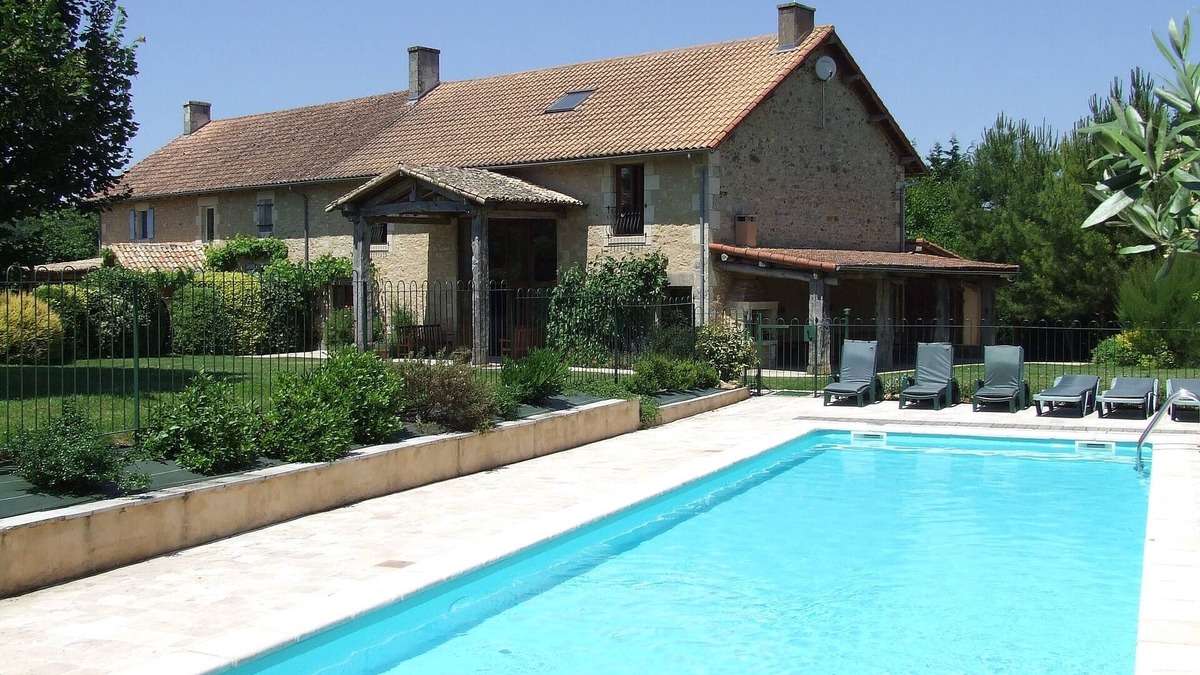 Champagne-Saint-Hilaire Other | Spacious Villa with secure private pool, south facing, village location