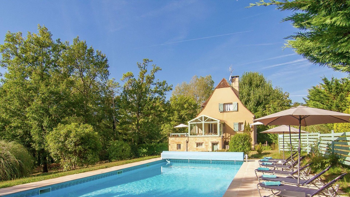 Masclat Villa | Spacious villa with heated pool, several terraces and a lot of privacy.