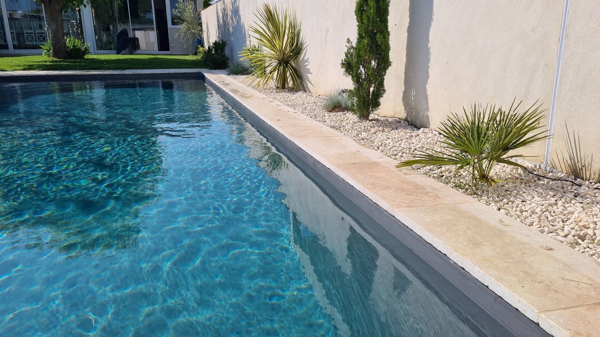 Fouras House | Spacious villa with large pool and gardens, sleeps 6 to 12