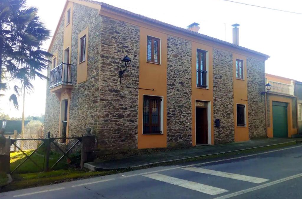 Fraga Villa | Spacious villa with pool in Empalme de Vilar - 300 m², 8 guests