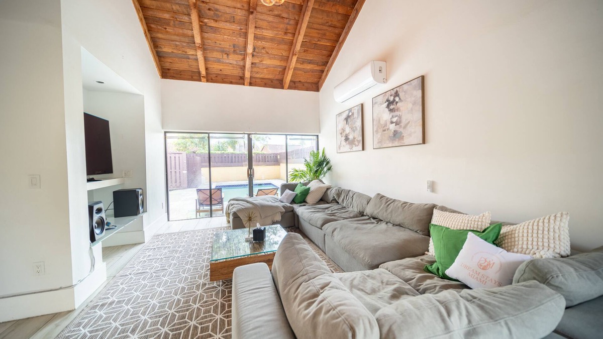 Ives Estates House | Spacious Vitality Villa in Miami with dedicated workspace 3 bed 2 bath