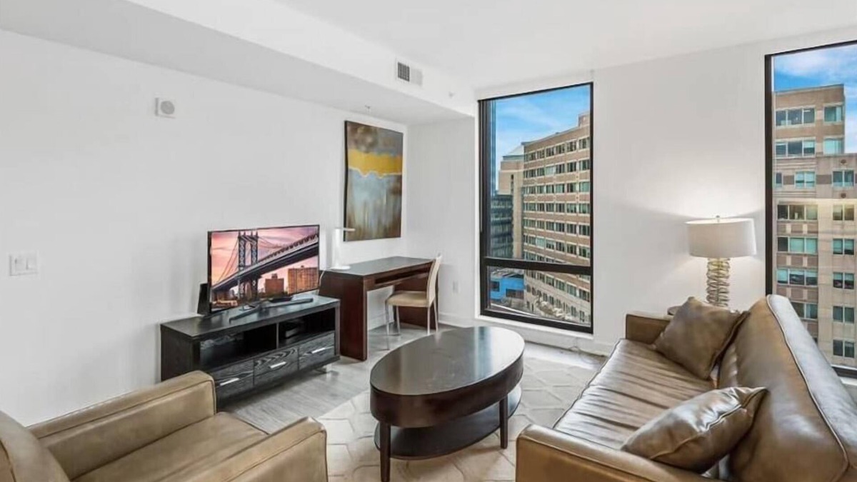 Reston Apartment | Spacious w/Full Kitchen & In-unit Washer/Dryer | Reston
