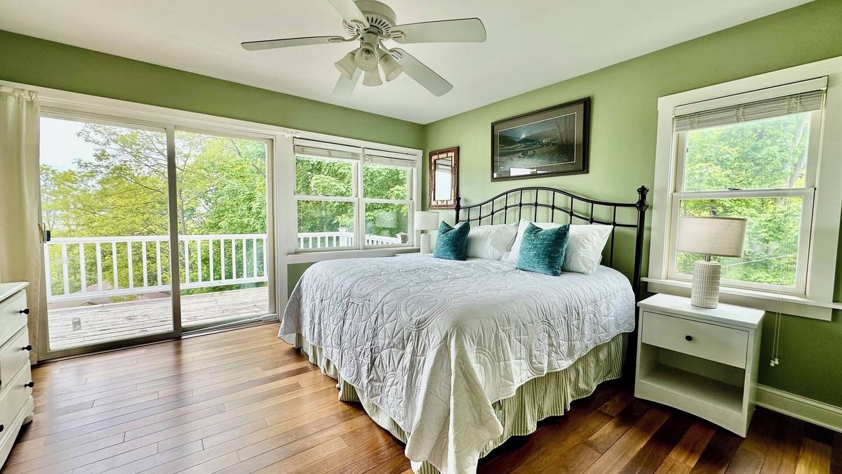 Bayfield House | Spacious Walkable in Bayfield! Lake Views, Steps to Ferry, Marina & Downtown