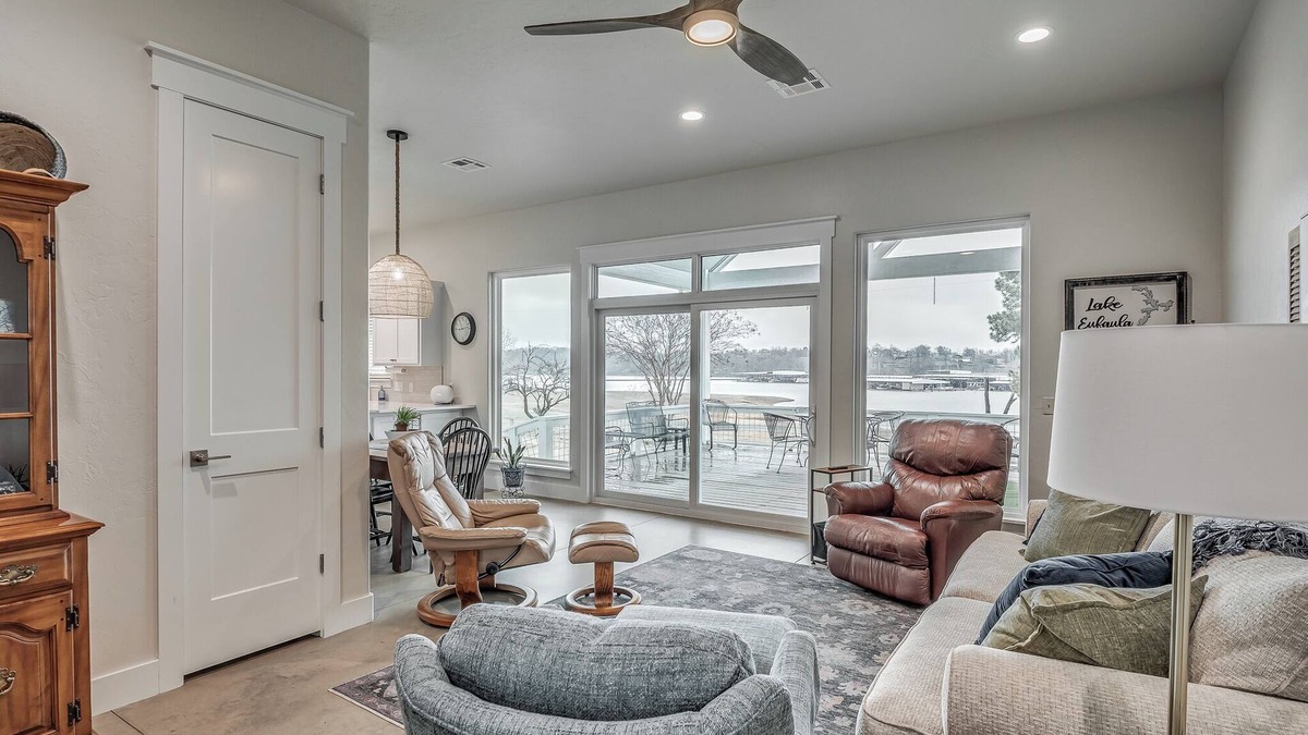 Eufaula House | Spacious Waterfront 3 Bed, 2 Bath – Boat Parking Available!