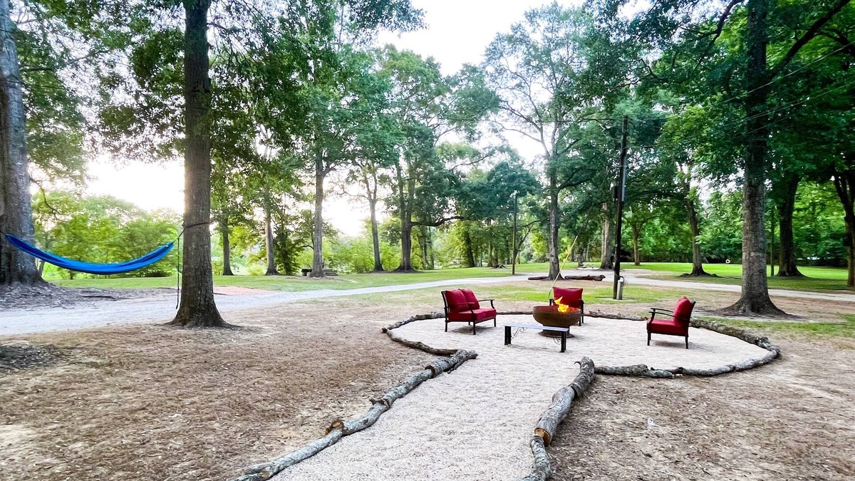 Lafayette Cottage | Spacious, Waterfront Cottage + 2.5 Acres on BAYOU in the HEART of Lafayette!