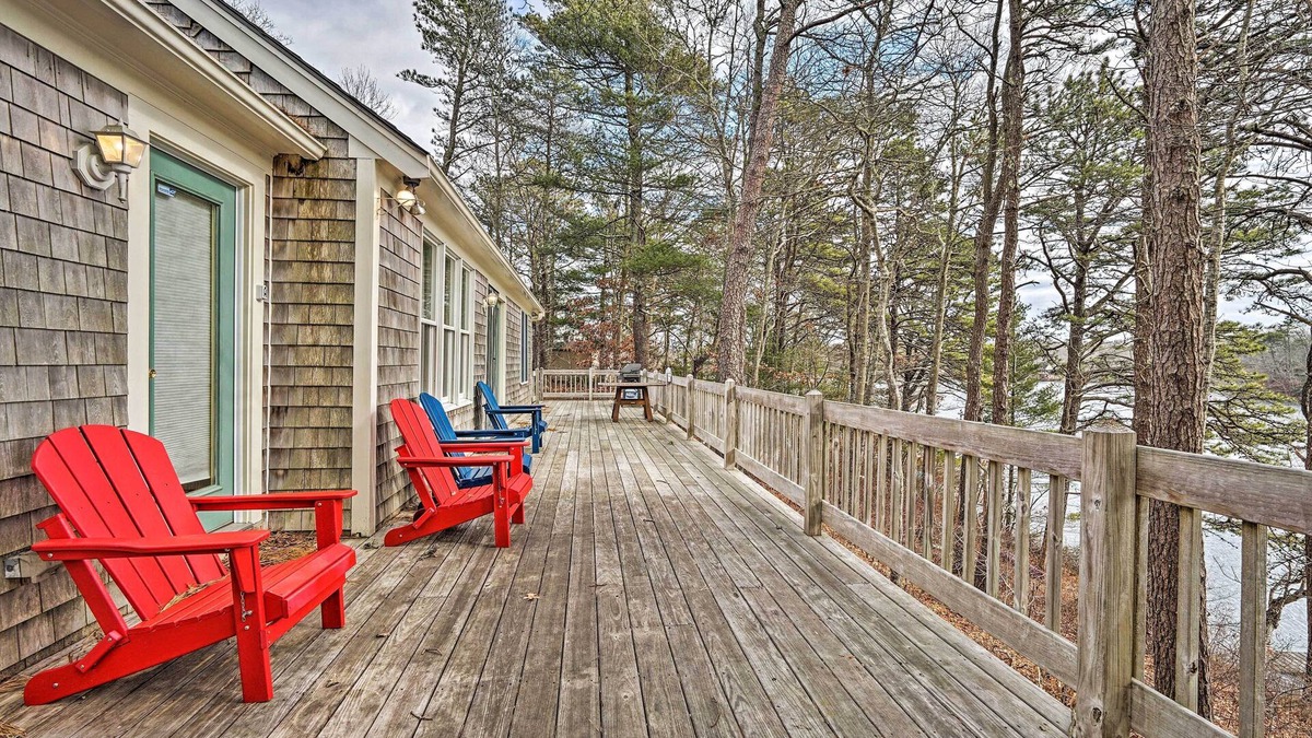 East Falmouth House | Spacious Waterfront Falmouth Home on Jenkins Pond!