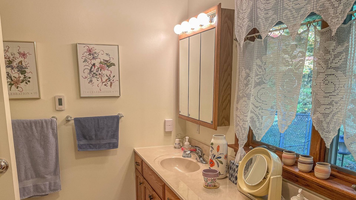 Buchanan House | Spacious waterfront home.! Near Notre Dame, Lake Michigan,Golf Courses ,Wineries