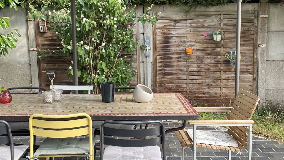 Nargis House | Spacious Waterfront House with Jacuzzi for Families and Friends