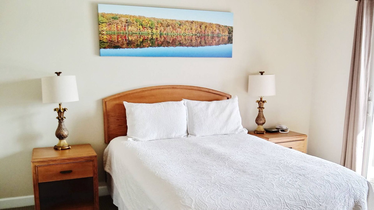 Smith Mountain Lake Resort | Spacious waterfront Mariners Landing resort w/ amenities