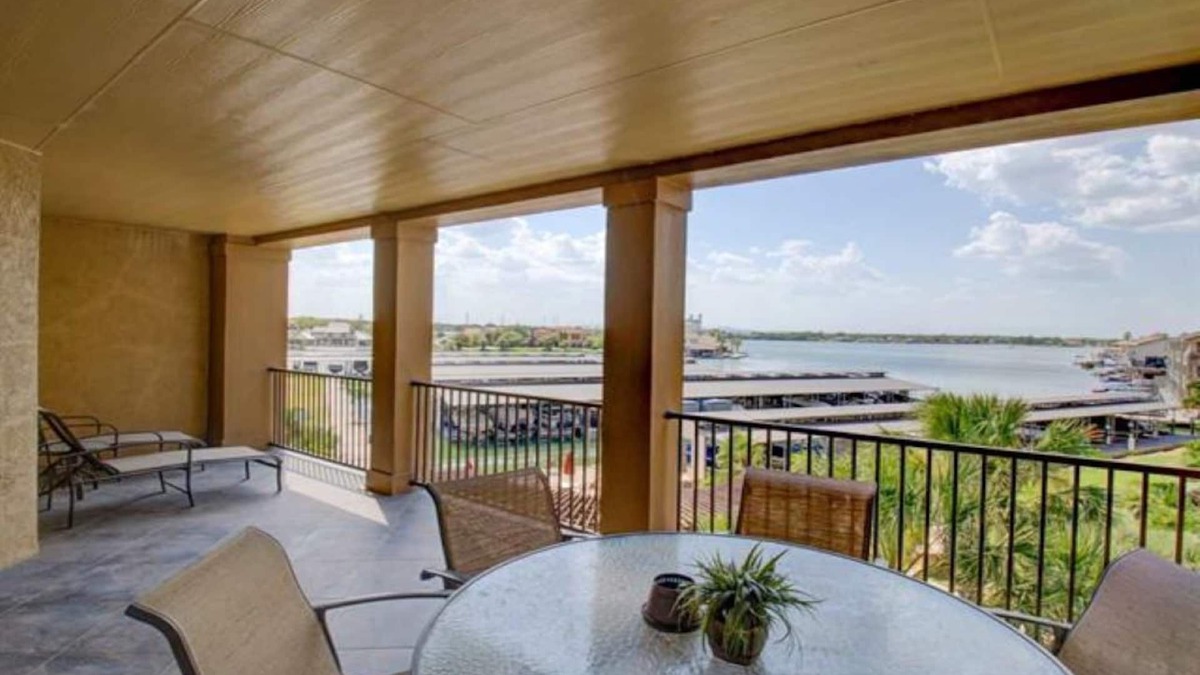 Horseshoe Bay Condo | Spacious Waters Resort 3/2 Condo with Views of Lake LBJn