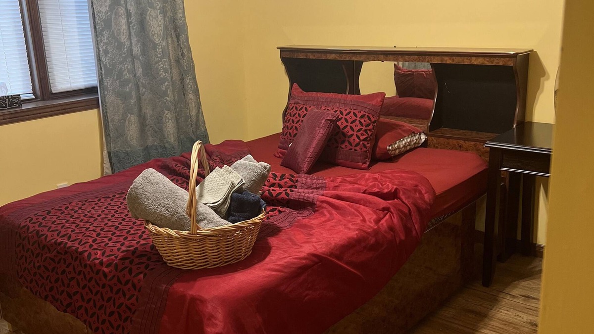 Sudbury House | Spacious welcoming house desired location