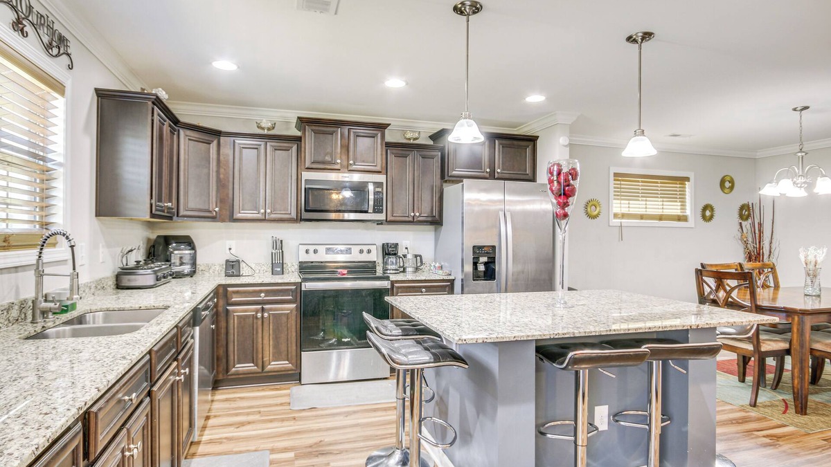 West Columbia House | Spacious West Columbia Home w/Patio & Grill!