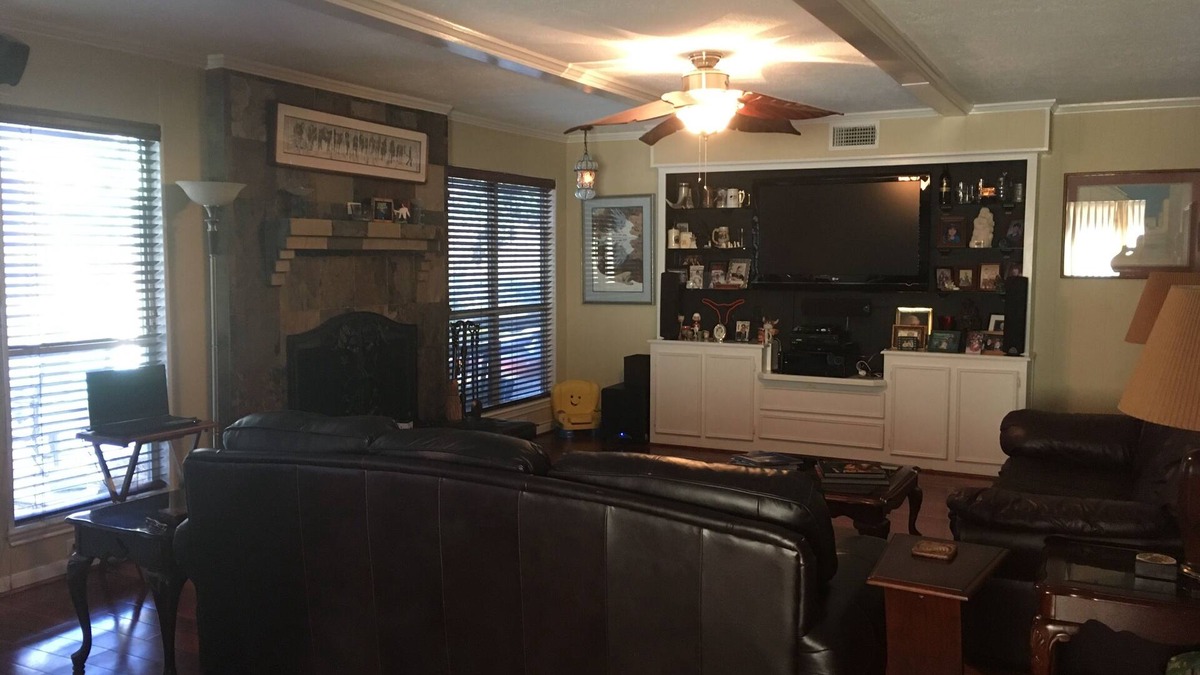 Memorial House | Spacious West Side home! 3bd (2 king 1 queen) 2.5bath w/pool & hot tub