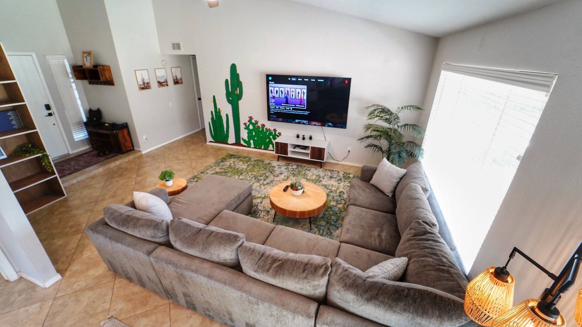 Deer Valley House | Spacious whole house with a green yard and pool in quiet neighborhood FAST WI-FI