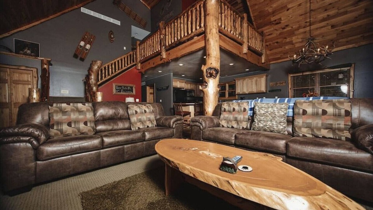Spring Brook House | Spacious Wis Dells House (The Bear Paw.)