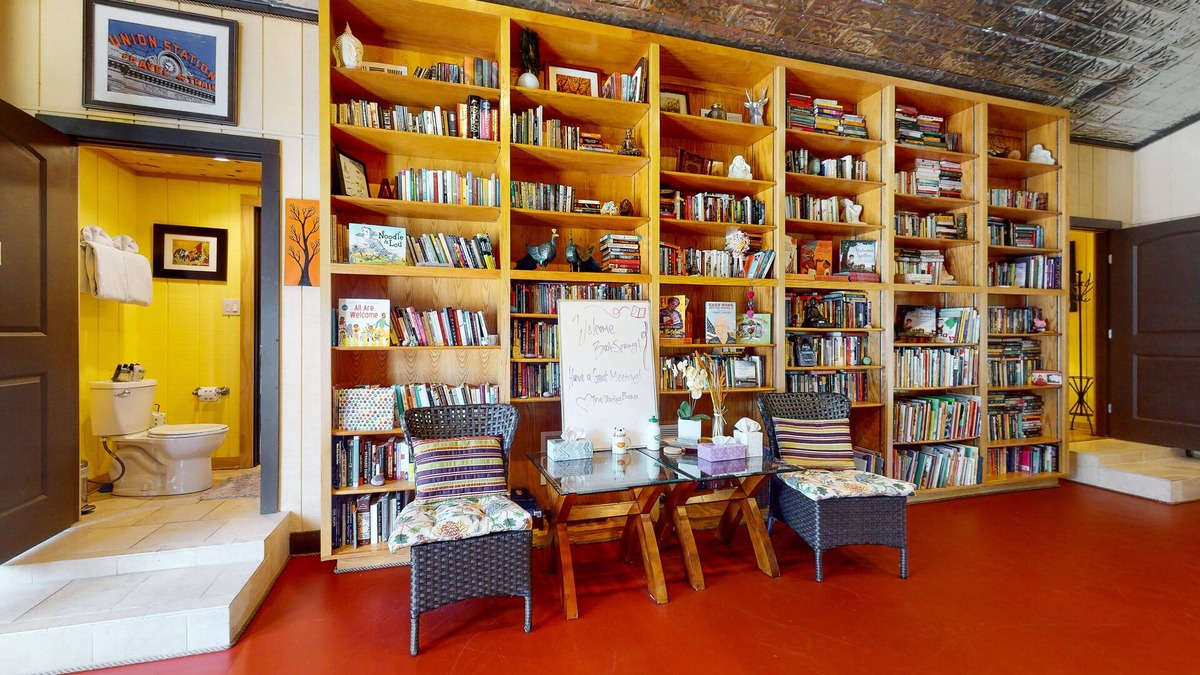 Austin Cabin | Spacious Writing Barn on Eight Acres with Central AC, WiFi,