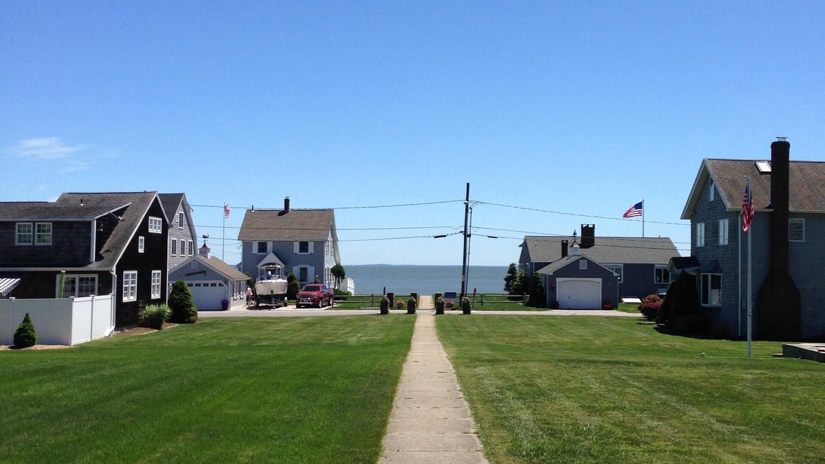 Westbrook Center House | Spacious yard and view of Long Island Sound- walk to secluded beach!