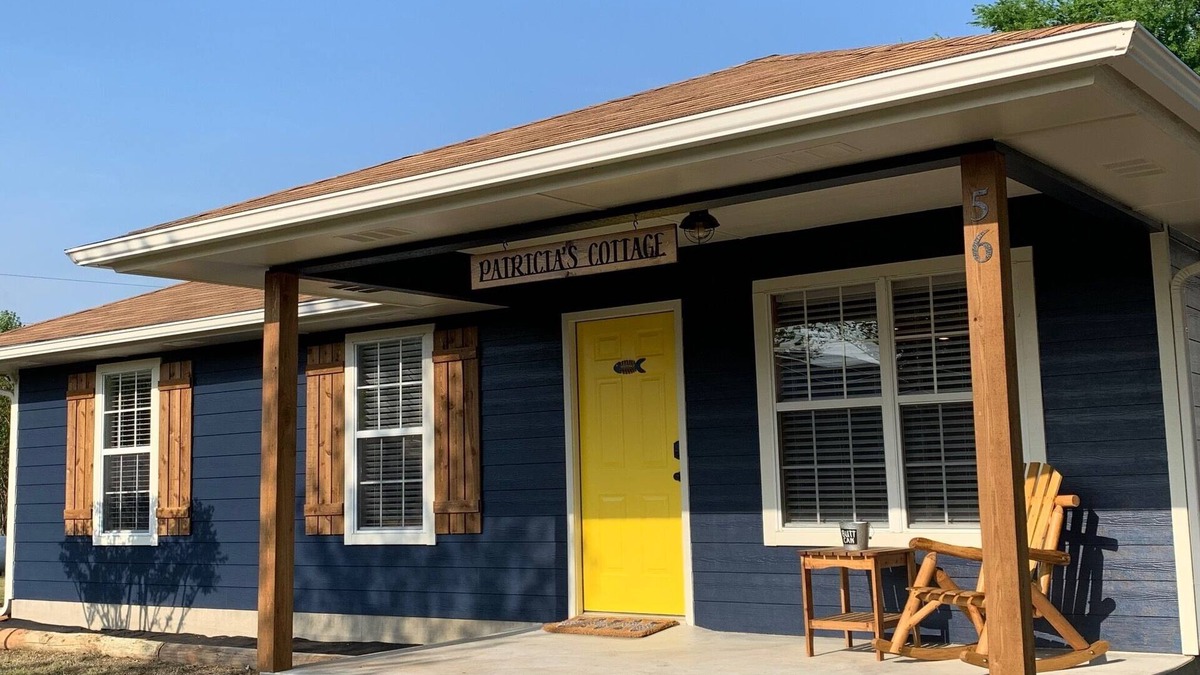 Canadian Cottage | Spacious Yard - Bunk Shed - Private Dock - Neighborhood Boat Ramp