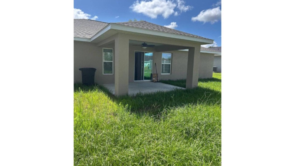Ocala House | Spacious Yard Free Parking Dining for 8