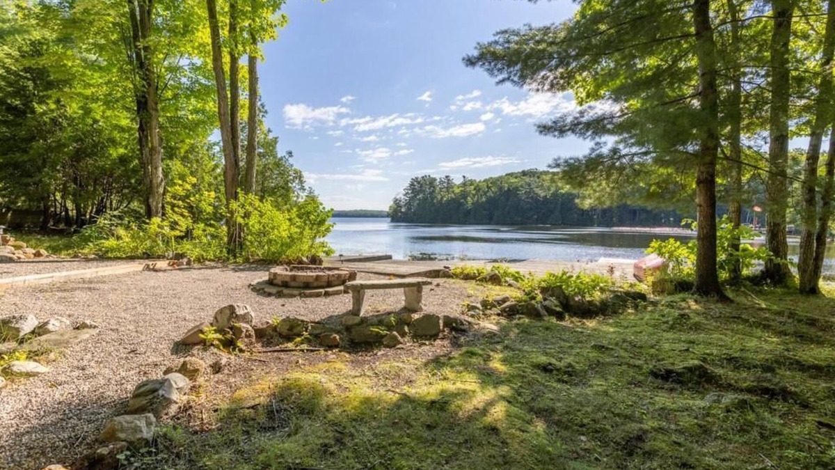 Central Frontenac Cottage | Spacious Year-Round Waterfront Cottage on Sharbot Lake