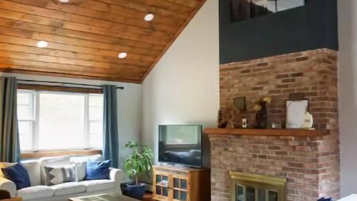 Johnsburg House | Spacious yet cozy house close to Gore Mountainnn