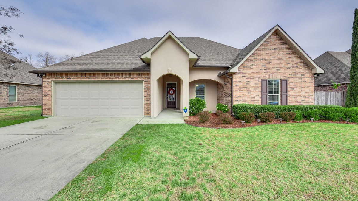 Zachary House | Spacious Zachary Home: 12 Mi to Baton Rouge!