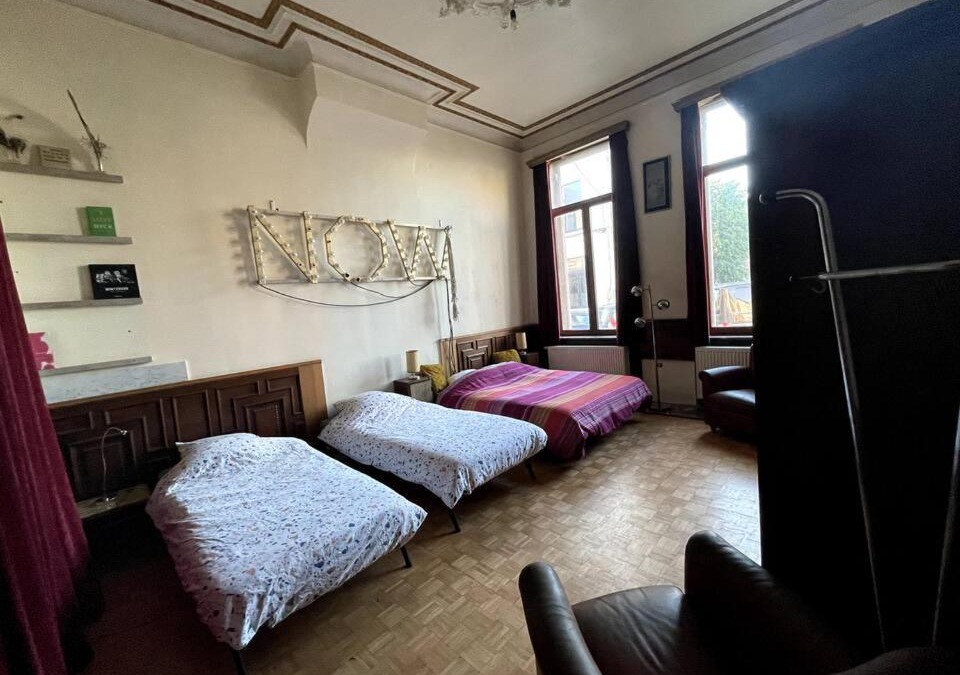 Heilig Kerst House | Spacy Room in Old Townhouse Relaxed Vibe with LATE Check-out!