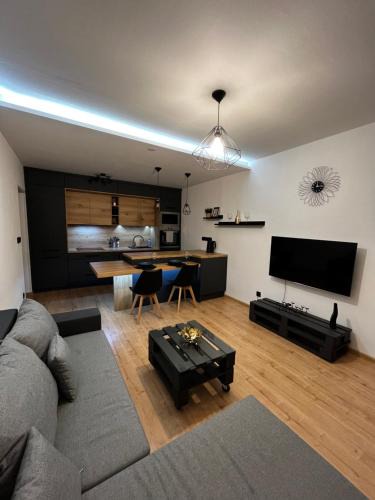 Hradec Kralove Apartment | Spaní na paletách kousek od centra Hradce Králové