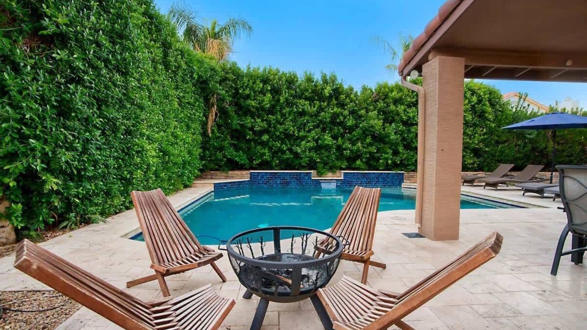 Paradise Park Vista House | Spanish Bella Summary