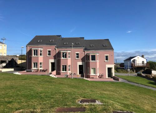 Kilkee House | Spanish Cove Holiday Homes Sleeps 5 by Trident Holiday Homes