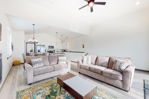 Bozeman House | Spanish Peaks 1