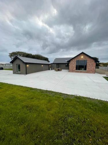 Spanish Point Villa | Spanish Point Luxury Home beside sea with Sauna!
