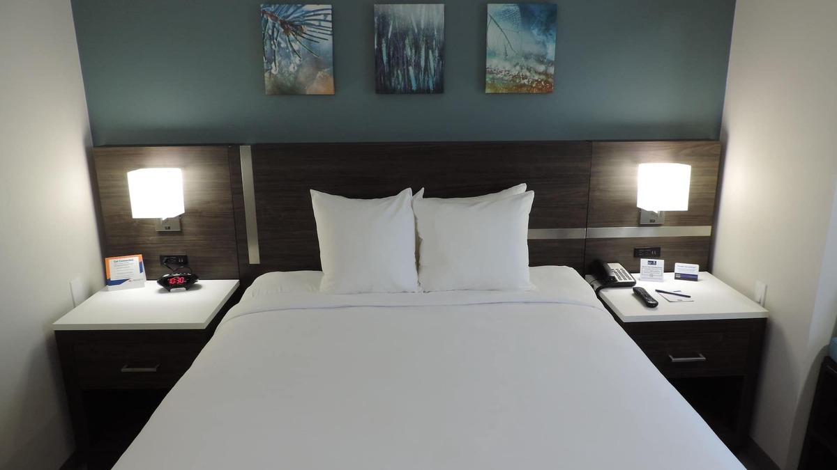 Clarion Hotel | Spark by Hilton Clarion