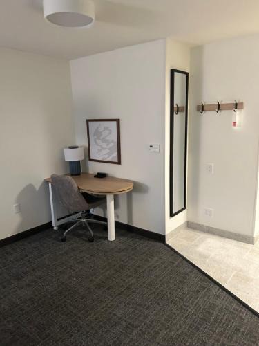 Dothan Hotel | Spark by Hilton Dothan